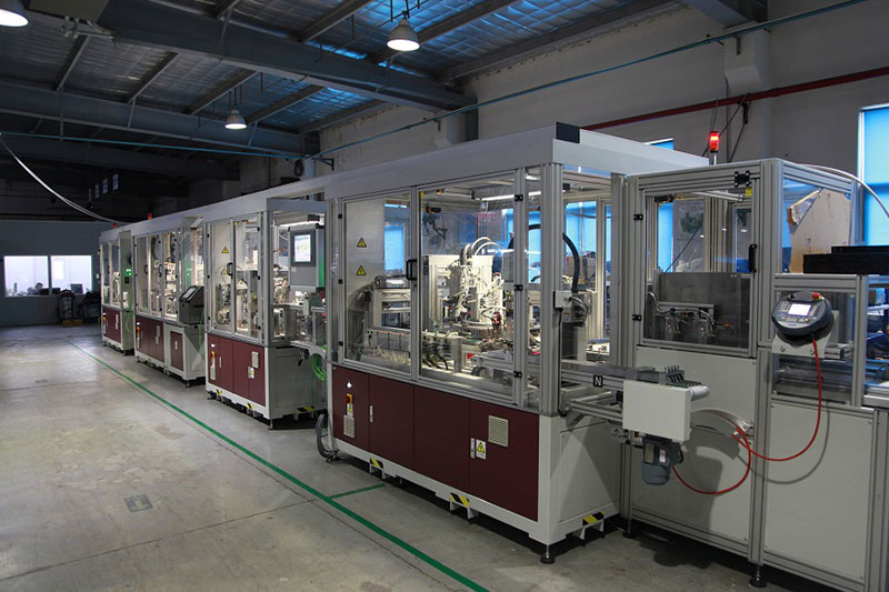 Cet article présente une ligne de production automatique pour la fabrication de moteurs sans balais EPS automobiles.
